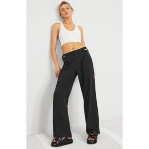 NWT Alo Yoga Mid-Rise Showdown Trouser